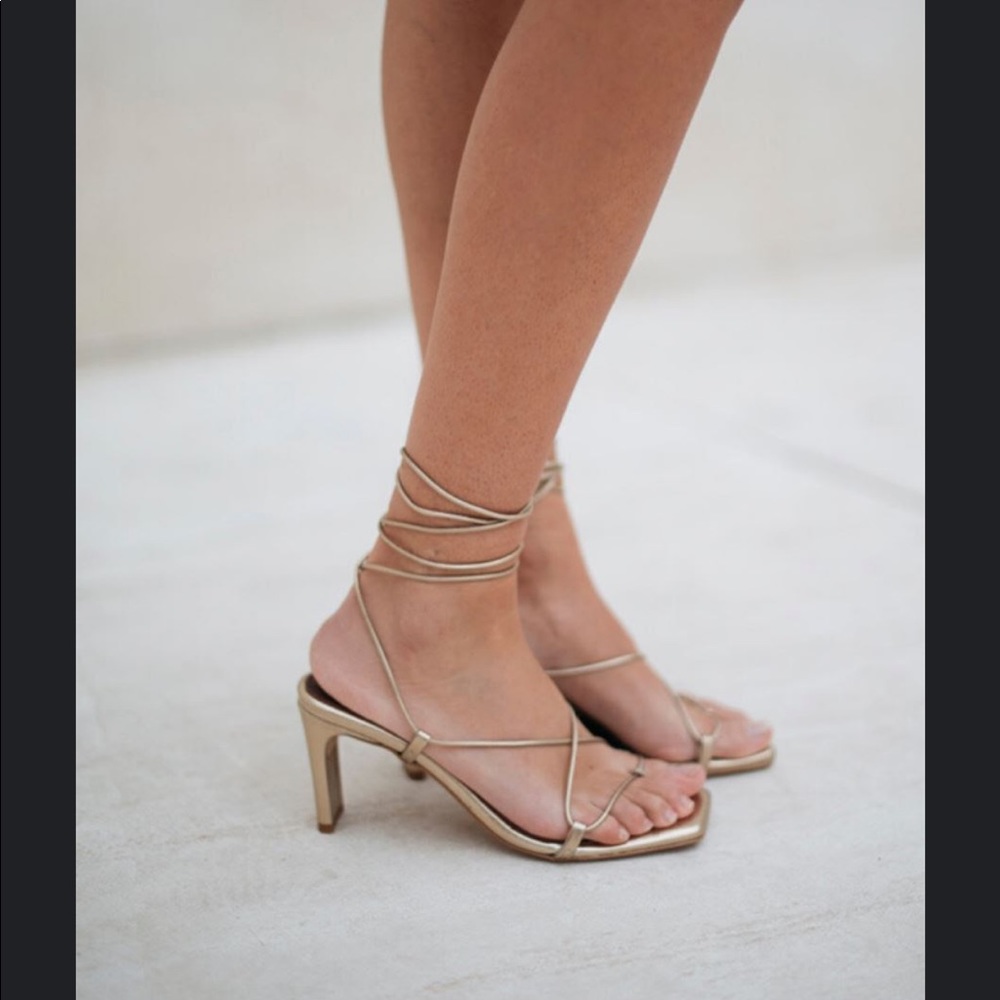 Alohas Bellini Sandal in Gold